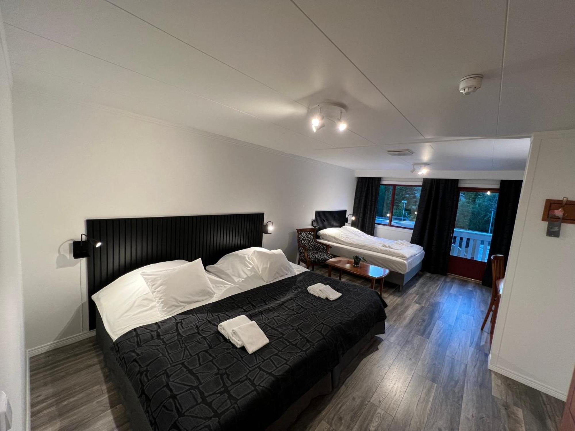 Vesterland Feriepark Hytter, Hotell Og Leikeland ซงดาล ภายนอก รูปภาพ